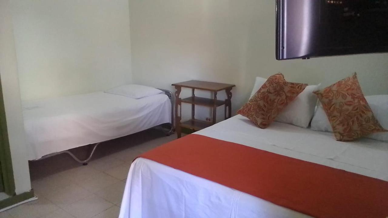 Hosteria De La Plaza Menor Santa Fe de Antioquia Exteriör bild