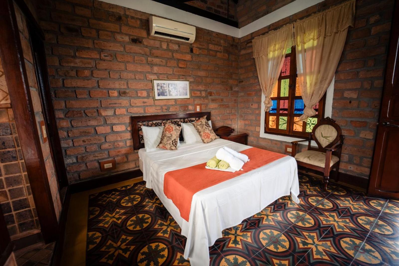 Hosteria De La Plaza Menor Santa Fe de Antioquia Exteriör bild
