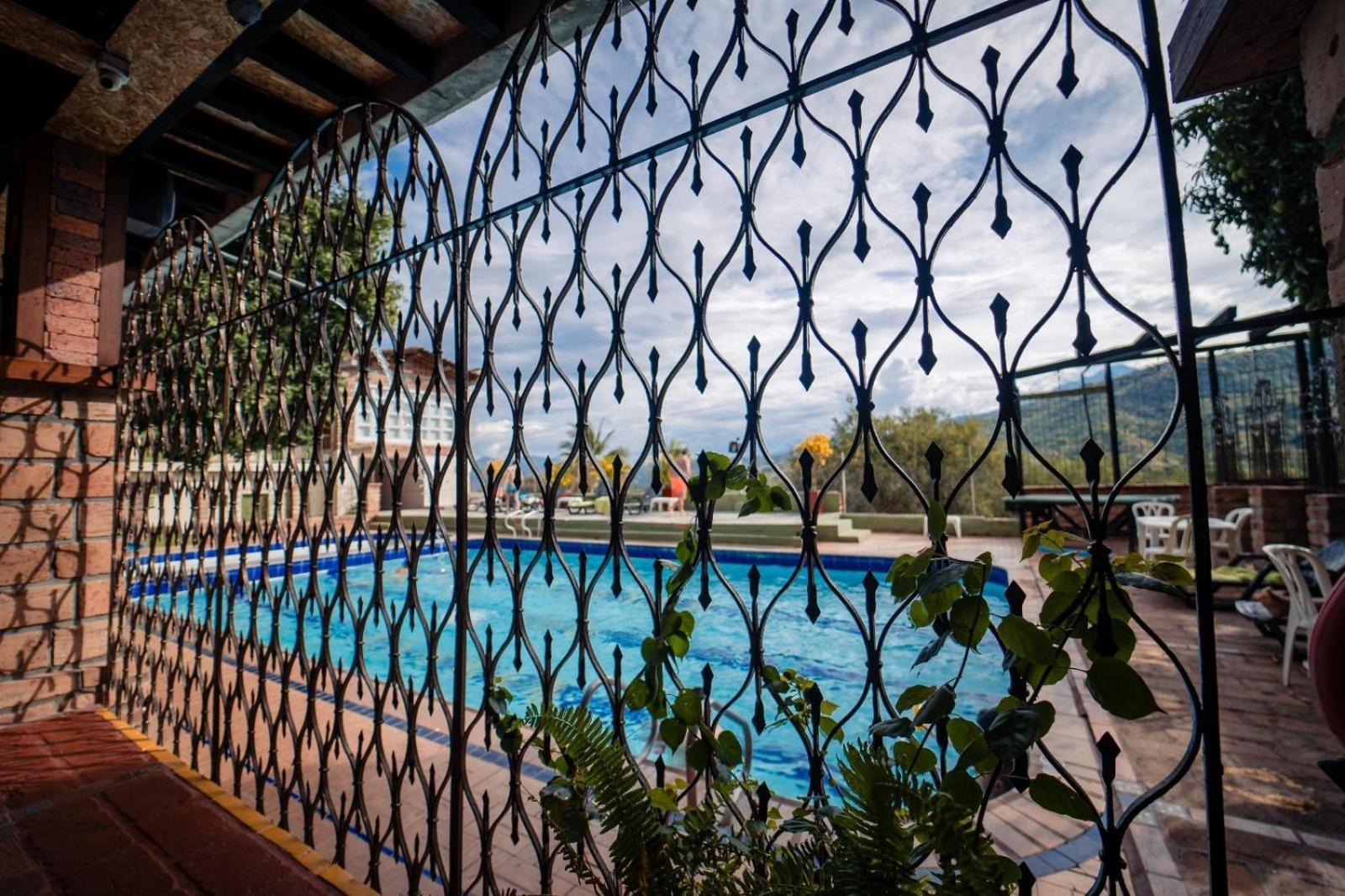 Hosteria De La Plaza Menor Santa Fe de Antioquia Exteriör bild