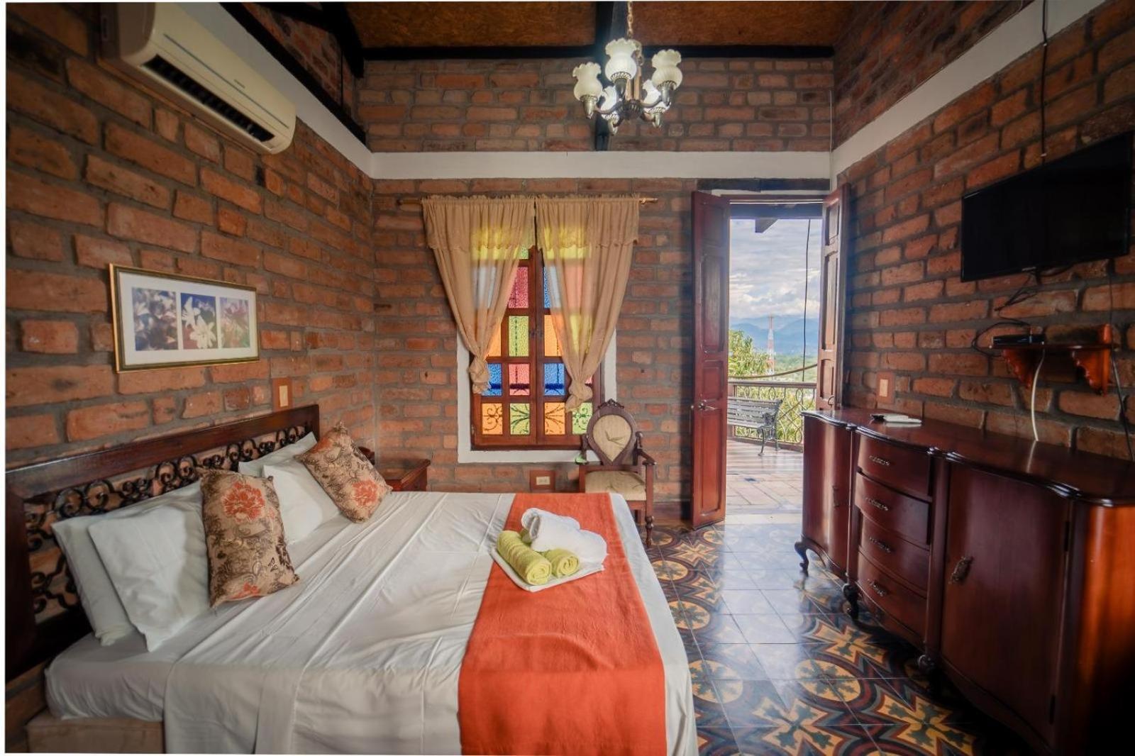 Hosteria De La Plaza Menor Santa Fe de Antioquia Exteriör bild