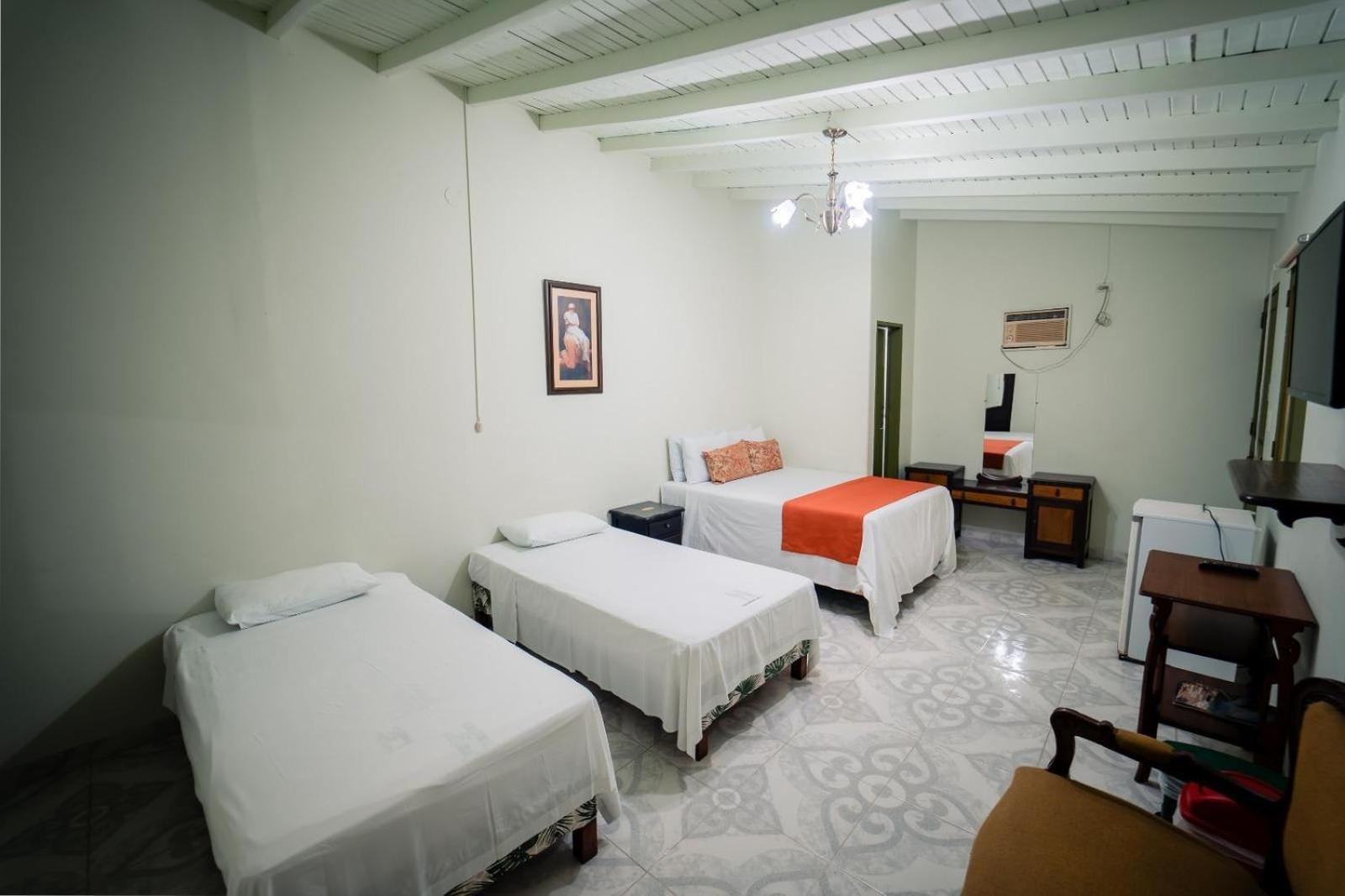 Hosteria De La Plaza Menor Santa Fe de Antioquia Exteriör bild