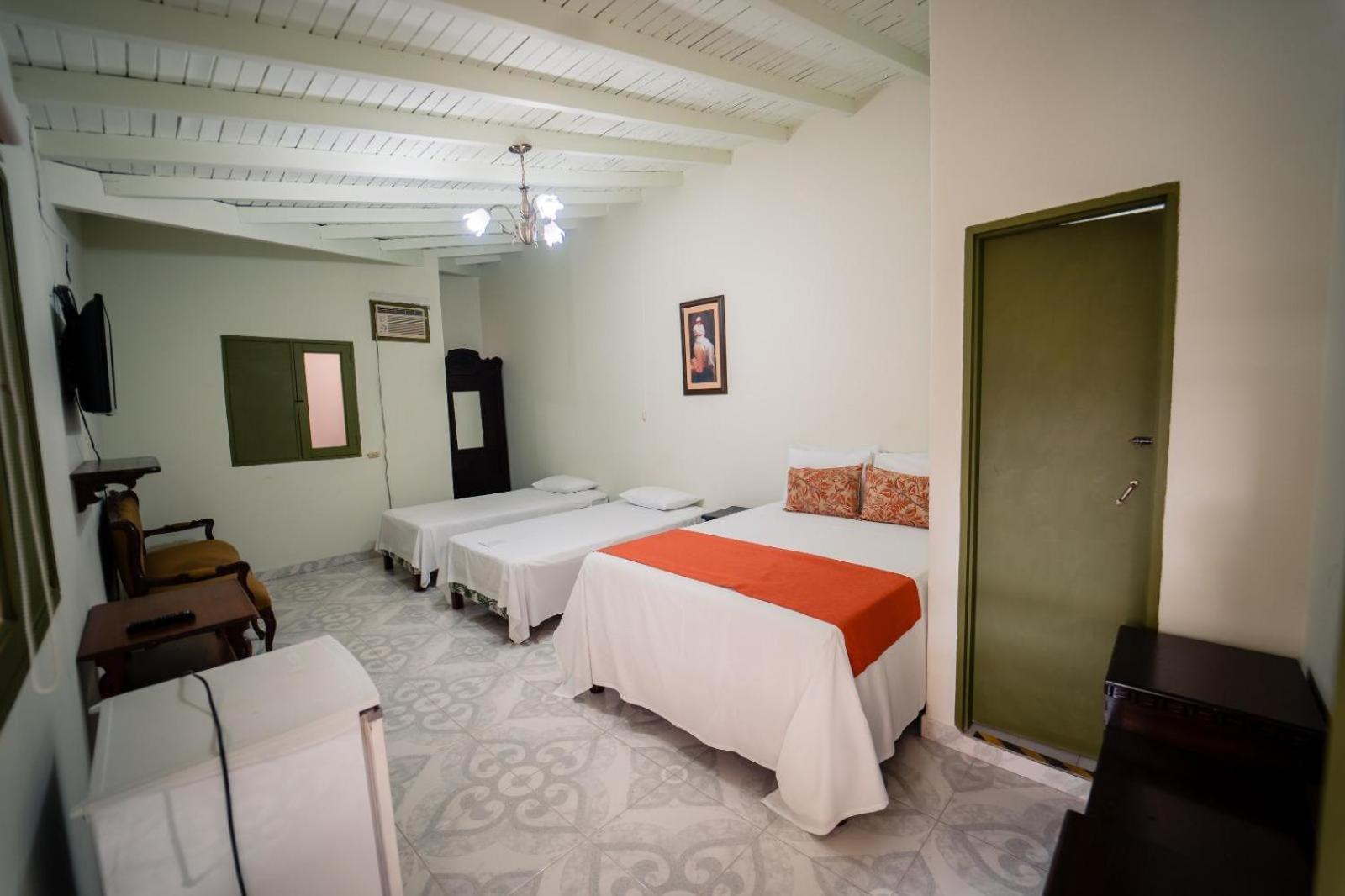 Hosteria De La Plaza Menor Santa Fe de Antioquia Exteriör bild
