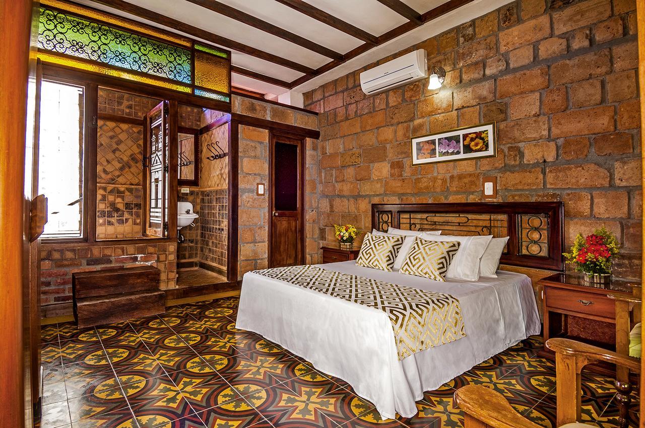 Hosteria De La Plaza Menor Santa Fe de Antioquia Exteriör bild